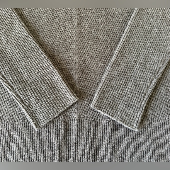 Vince Woman’s Relaxed Scoop Neck Sweater in Taupe Cashmere Wool Sz M - Picture 7 of 12